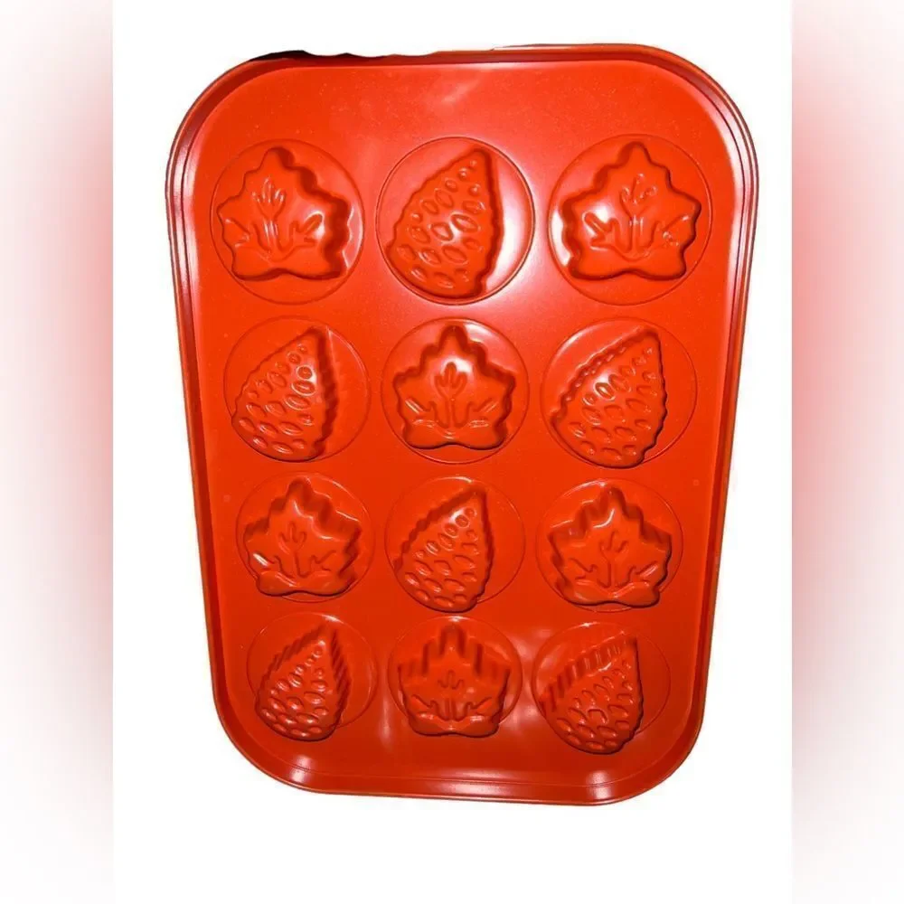 The Pampered Chef retired rectangular Harvest cake‎ pan with 12 molds